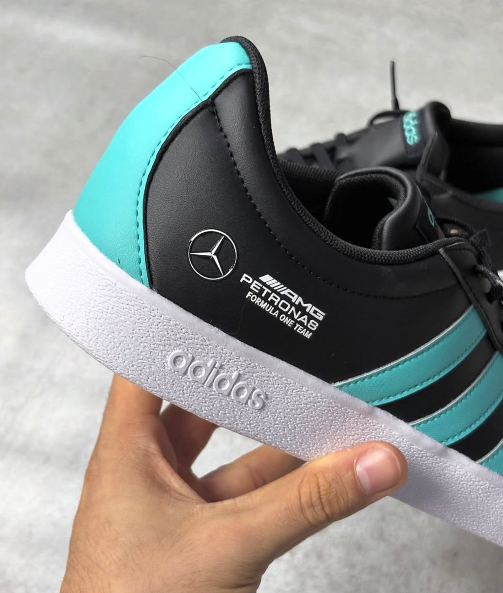 Tênis Adidas Mercedes AMG